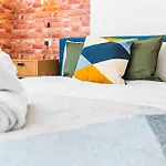 Skyline Flat By Novo Stays